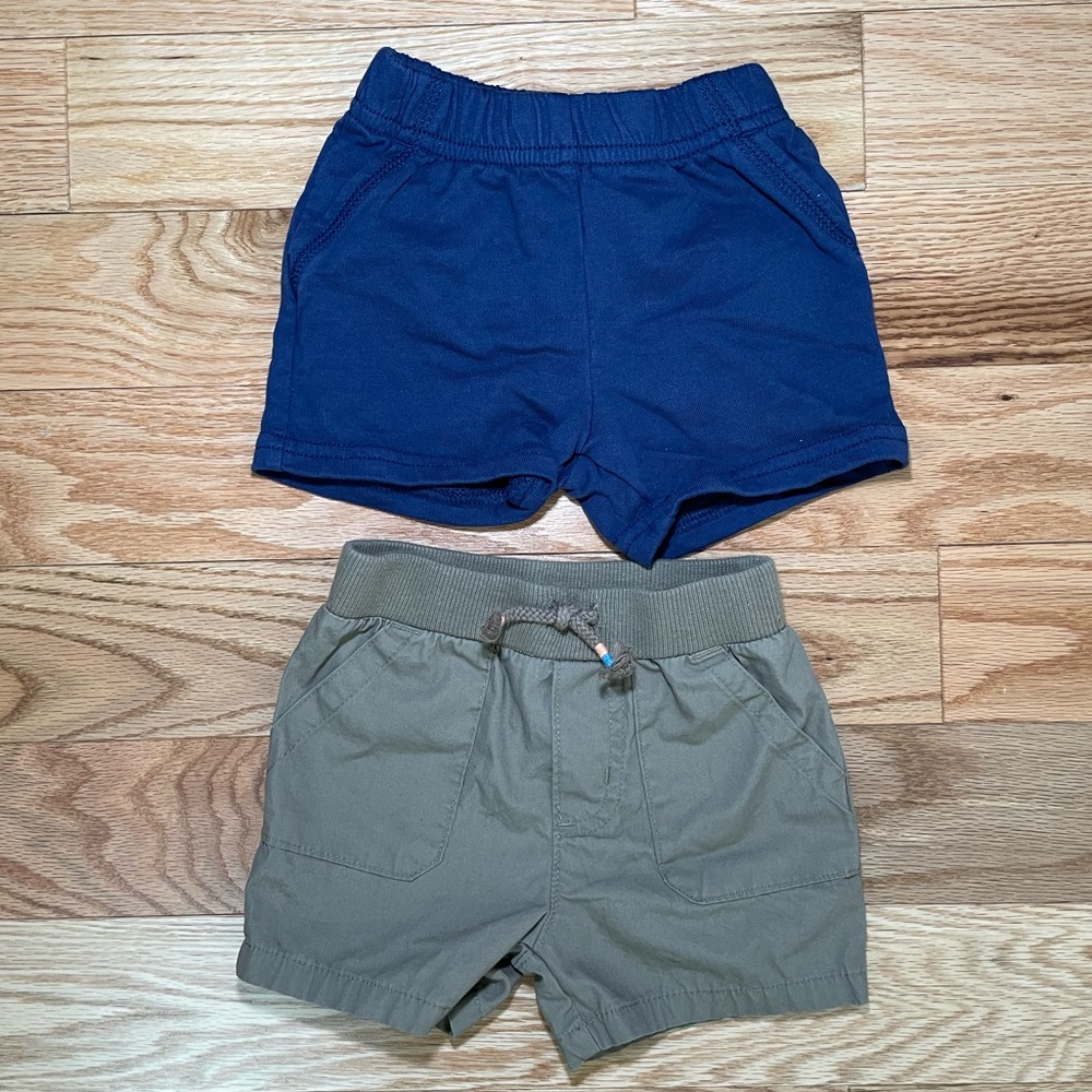 CARTER’S Bundle of 2 Baby Boy Shorts - 9 months